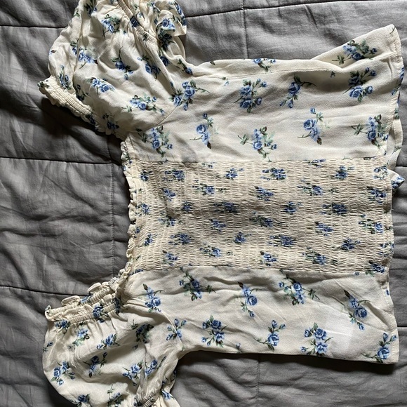 American Eagle lace up off the shoulder top - Picture 3 of 5